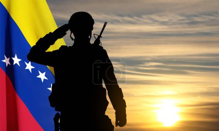 Ilustración de Silueta de un soldado con bandera de Venezuela contra la puesta del sol. EPS10 vector - Imagen libre de derechos