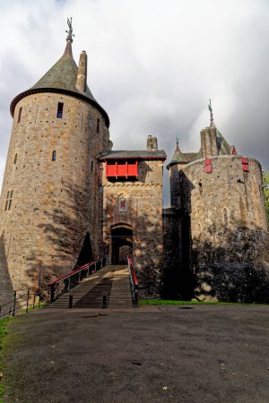 Foto de Castell Coch o Castillo Coch - El Castillo Rojo, Tongwynlais, Cardiff, Gales, Reino Unido, Europa - 15 de octubre de 2022 - Imagen libre de derechos