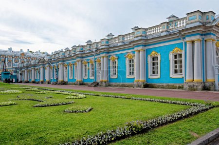 Téléchargez les photos : Palais Catherine - résidence russe de Romanov Tsars. Situé dans la ville de Tsarskoïe Selo (Pouchkine), Saint-Pétersbourg, Russie. 24 juin 2011 - en image libre de droit