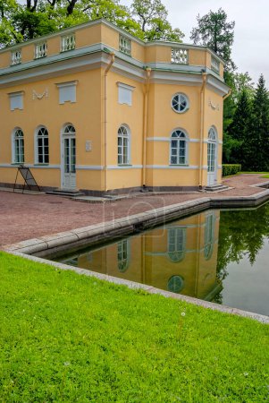 Foto de El baño superior - El baño de Su Alteza. Catherine Palace. Situado en la ciudad de Tsarskoye Selo (Pushkin), San Petersburgo, Rusia. 24 de junio de 2011 - Imagen libre de derechos
