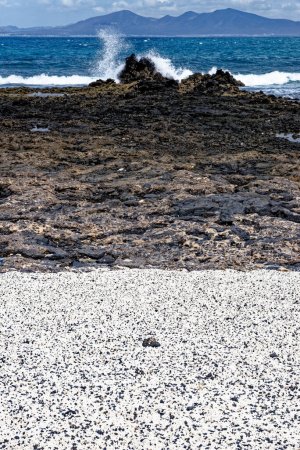 Foto de Playa del Mejillón o Playa del Bajo de la Burra, llamada Popcorn Beach - España, Islas Canarias, Fuerteventura. 24.09.2023 - Imagen libre de derechos