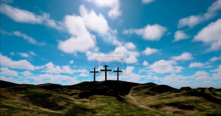 Téléchargez les photos : Trois croix sur la colline avec des nuages se déplaçant sur le ciel étoilé bleu. Pâques, résurrection, nouvelle vie, concept de rédemption. - en image libre de droit