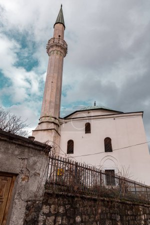 Mezquita Buzadzi Hadzi en Lugavina en Sarajevo, Bosnia y Herzegovina