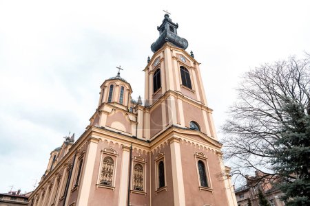 L'église cathédrale de la Nativité de Theotokos, la plus grande église orthodoxe serbe de Sarajevo, désignée monument national de Bosnie-Herzégovine.