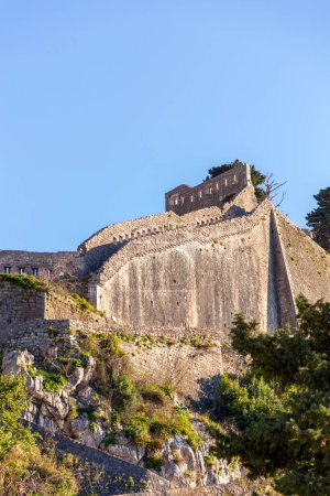 Les fortifications de Kotor sont un système de fortification historique intégré qui a protégé la ville médiévale de Kotor, Monténégro.