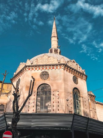 Sadrazam Ali Pascha Moschee, auch bekannt als Yakup Agha Moschee, ist eine kleine osmanische Masjid in Fatih, Istanbul.