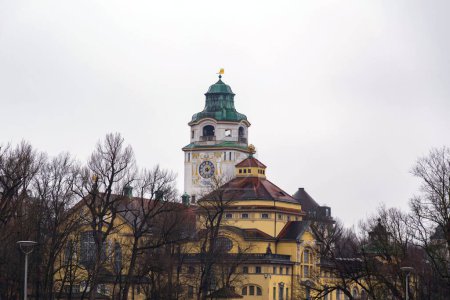 Vue extérieure du bathouse public Karl Mullersches à Munich, Allemagne. Le bâtiment a été ouvert en 1901.