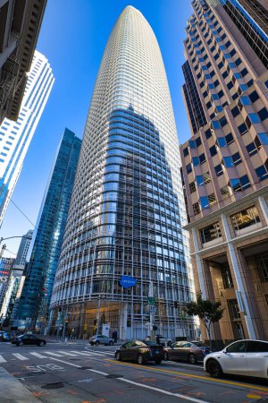 Foto de Torre Salesforce, la nueva sede corporativa del distrito SOMA de Salesforce en San Francisco, California, EE.UU. - Imagen libre de derechos