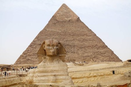 Téléchargez les photos : Le Grand Sphinx à Gizeh, en Égypte. Il a été construit sous la IVe dynastie de l'Ancien Empire - en image libre de droit