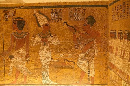 Téléchargez les photos : Intérieur du tombeau royal de Toutankhamon dans la vallée des Rois, Louxor, Égypte. C'est le dernier lieu de repos de la 20ème dynastie Pharaon Ramsès IX - en image libre de droit