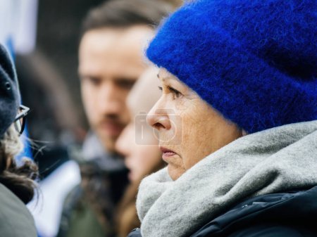 Foto de Strasbourg, France - 31 January 2023: French woman at second demonstration against the new pension reform to be presented next month by French Prime Minister Elisabeth Borne - Imagen libre de derechos