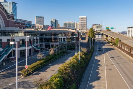 Téléchargez les photos : Centre-ville Tacoma Washington vue sur les autoroutes et les bâtiments. - en image libre de droit