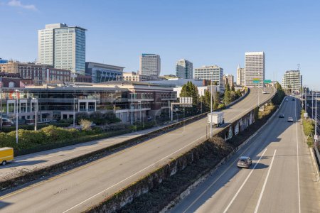 Téléchargez les photos : Centre-ville Tacoma Washington vue sur les autoroutes et les bâtiments. - en image libre de droit