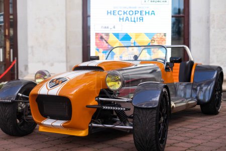 Foto de Kiev, Ucrania - 12 de octubre de 2022: exposición de coches retro en VDNH. - Imagen libre de derechos