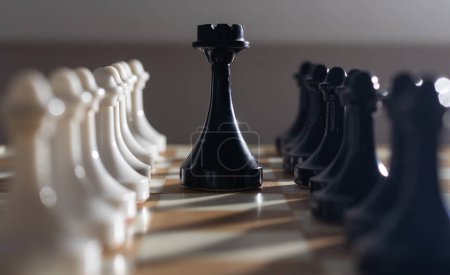 Foto de Juego de mesa de ajedrez para ideas y competencia y estrategia, concepto de éxito empresarial. - Imagen libre de derechos