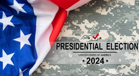 Elecciones presidenciales 2024 texto sobre el libro blanco ondeando bandera americana. Política y voto conceptual. Vista superior. Foto de alta calidad