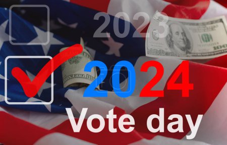 Foto de 2024 año de elecciones presidenciales en Estados Unidos como plantilla de ilustración en el muro de fondo azul con reflexión. Foto de alta calidad - Imagen libre de derechos