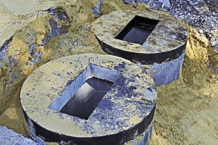 Bloque de pozo de drenaje de hormigón en el sitio de construcción