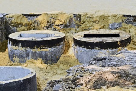 Bloque de pozo de drenaje de hormigón en el sitio de construcción