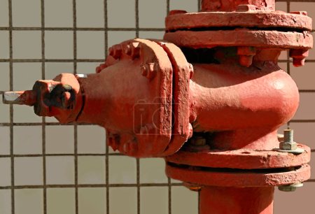 Válvula de gas de cierre en tubería de hierro oxidado