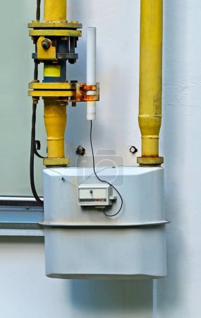 Medidor de gas y válvula de cierre en la tubería