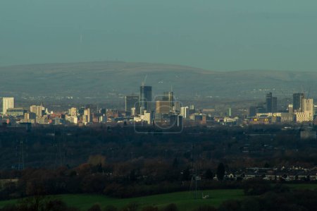 Téléchargez les photos : Manchester sky line au soleil - en image libre de droit