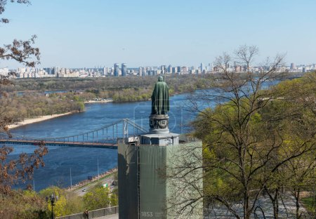 Vista del Monumento al Príncipe Vladimir en Kiev