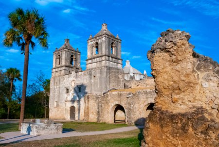 Photo for USA, TEXAS - NOVEMBER 25, 2011: tourist attraction, architecture, ancient building and church ruins in Mission San Jose, San Antonio, Texas - Royalty Free Image