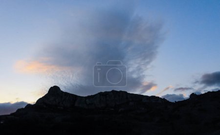 Foto de Kara-Dag, vista de las montañas del antiguo volcán Karadag, Kurortne, Crimea - Imagen libre de derechos