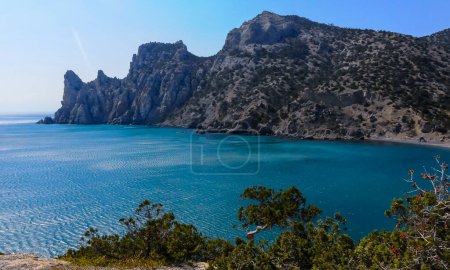 Foto de Crimea Oriental, vista de las montañas costeras y las rocas cerca del cabo Kapchik, Novyi Svet, Crimea - Imagen libre de derechos