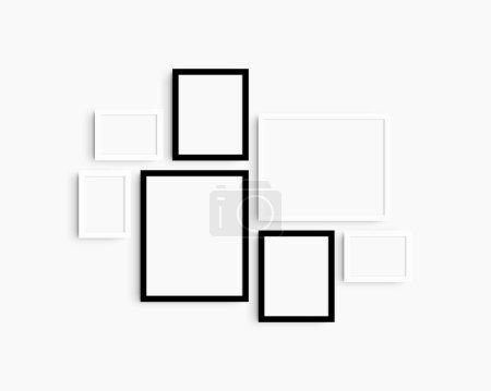 Foto de Conjunto de maquetas de pared Gallery, 7 marcos en blanco y negro. Maqueta de marco limpia, moderna y minimalista. Tres marcos horizontales, y cuatro verticales, 5x7 (5: 7), 7x5 (7: 5), 8x10 (4: 5), 12x15 (4: 5), 15x12 (5: 4) pulgadas, en una pared blanca. - Imagen libre de derechos