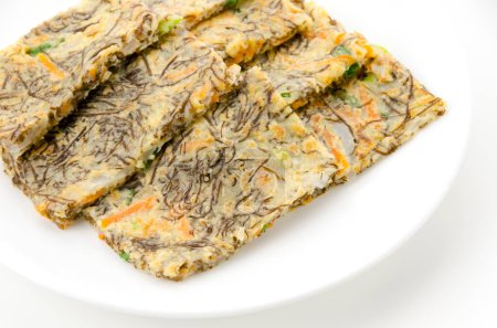 Téléchargez les photos : Nourriture japonaise, algues mozuku finement grillées - en image libre de droit