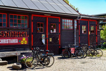 Foto de Copenhague, Dinamarca - 08.05.2022: Dentro de Freetown Christiania. - Imagen libre de derechos