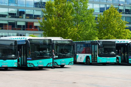Téléchargez les photos : Tallinn, Estonie - 30.05.2022 : Tallinn City Bus Transport. - en image libre de droit