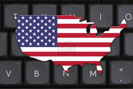 Téléchargez les photos : États-Unis drapeau carte sur un clavier pour les messages liés à Internet aux États-Unis - en image libre de droit