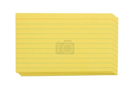 Téléchargez les photos : Les fiches papier jaune rétro empilent isolées sur blanc avec de l'espace de copie pour votre message - en image libre de droit