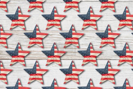 Téléchargez les photos : Rétro USA drapeau rouge, blanc et bleu étoiles fond avec de l'espace pour votre message américain ou patriotique - en image libre de droit