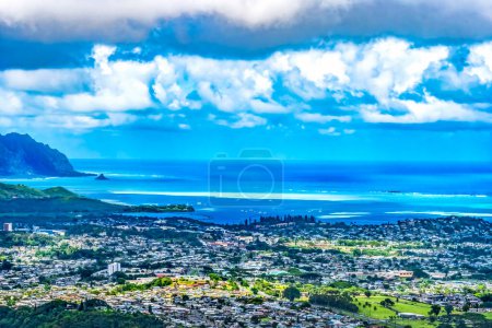 Foto de Colorido Kaneohe City Nuuanu Pali Perspectivas Verde Koolau Cordillera Oahu Hawaii Construido 1958 Sitio Sangriento Nuuanu Batalla Que Hizo Kamehameha I Rey Ver Barlovento Oahu - Imagen libre de derechos