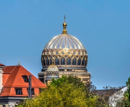 Cúpula Dorada Nueva Sinagoga Judía Berlín Alemania. Originalmente construido en 1865. Cerrado por los nazis en 1940. En 1993 la cúpula fue restaurada y una pequeña congregación en 1995.