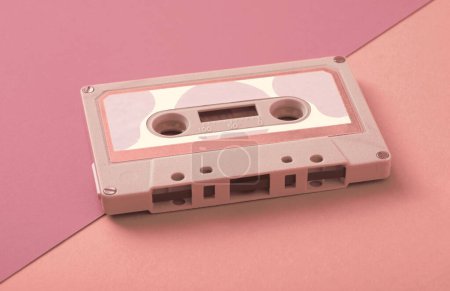 Téléchargez les photos : Vieille cassette audio bande - en image libre de droit