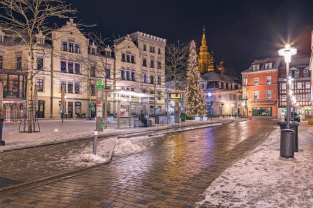 Foto de La Albertsplatz. Escenas nocturnas de Coburgo invernal en Baviera, Alemania - Imagen libre de derechos