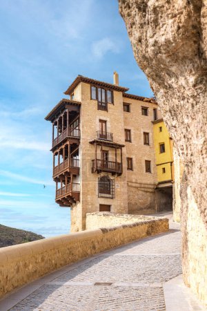 Téléchargez les photos : Casas colgadas - maisons suspendues dans la ville de Cuenca, Castille-La Manche, Espagne - en image libre de droit