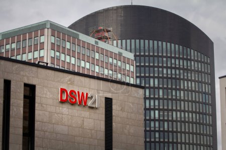 Photo for DORTMUND, GERMANY - NOVEMBER 5, 2022: logo of DSW21 on their main office in Dortmund. DSW21, or dortmunder stadtwerke, is the public transportaton and municipal services company of Dortmund. - Royalty Free Image