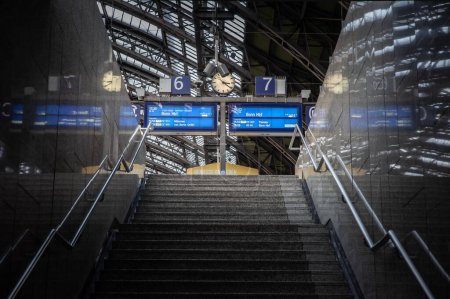 Photo for COLOGNE, GERMANY - NOVEMBER 10, 2022: Selective blur on the departures and arrival boards on a platform of Koln Hbf Train station. Koln Hauptbahnhof is DB Deutsche Bahn main railway station of Cologne. - Royalty Free Image