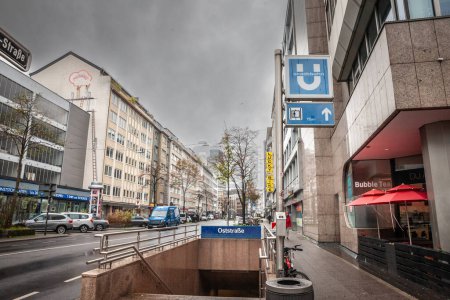 Photo for DUSSELDORF, GERMANY - NOVEMBER 7, 2022: Sign of the U-Bahn of Dusseldorf in the street of Oststrasse. Dusseldorf U-Bahn, or Dusseldorf Stadtbahn, is the urban tram and railway train system. - Royalty Free Image