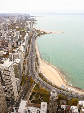 Chicago, Illinois, USA-listopad 7, 2023-Zapierająca dech w piersiach zimowa panorama centrum Chicago widziana z tarasu widokowego 360.