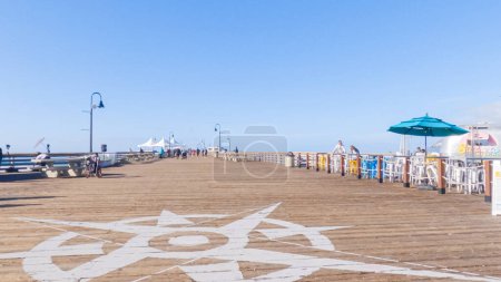 Téléchargez les photos : Pismo Beach, Californie, États-Unis-5 décembre 2022-Pismo Beach accueille le Championnat du monde de para-surf ISA 2022, attirant athlètes et spectateurs mondiaux. - en image libre de droit