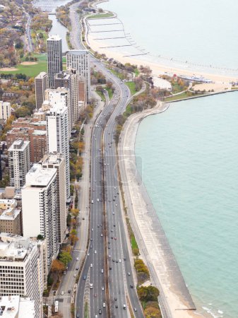 Chicago, Illinois, USA-listopad 7, 2023-Zapierająca dech w piersiach zimowa panorama centrum Chicago widziana z tarasu widokowego 360.