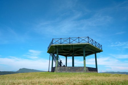 Blauer Himmel und Aussichtspunkt der Mondebenen Sri Lanka Nuwara Eliya Sri lanka