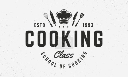 Ilustración de Logo de la clase de cocina. Emblema de cocina con sombrero de chef, cuchillo, batidor y rodillo. Diseño de póster de moda. Ilustración vectorial - Imagen libre de derechos